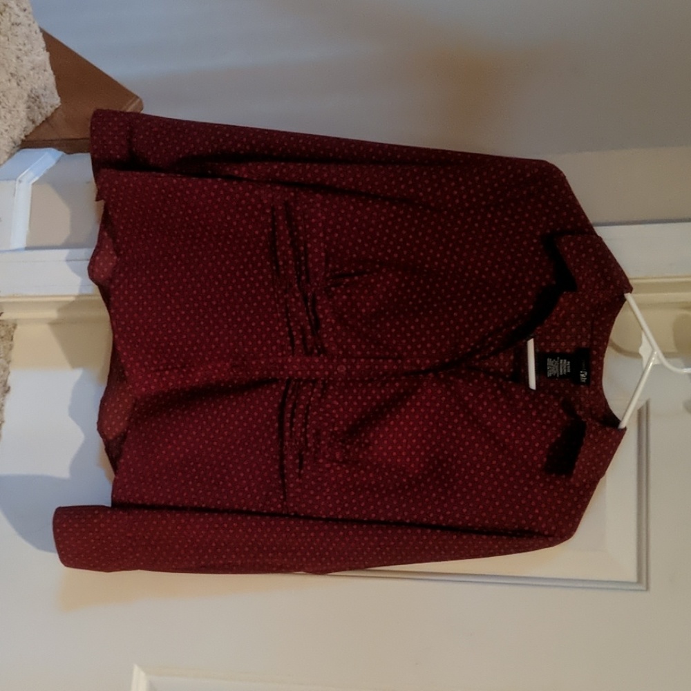Avenue 5 Burgandy and black polka dot blouse